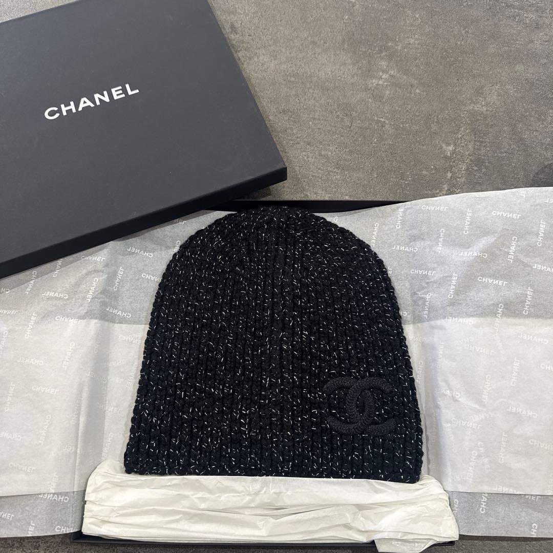 今季新作　新品　CHANEL 黒ニット帽 ロゴ刺繍入り