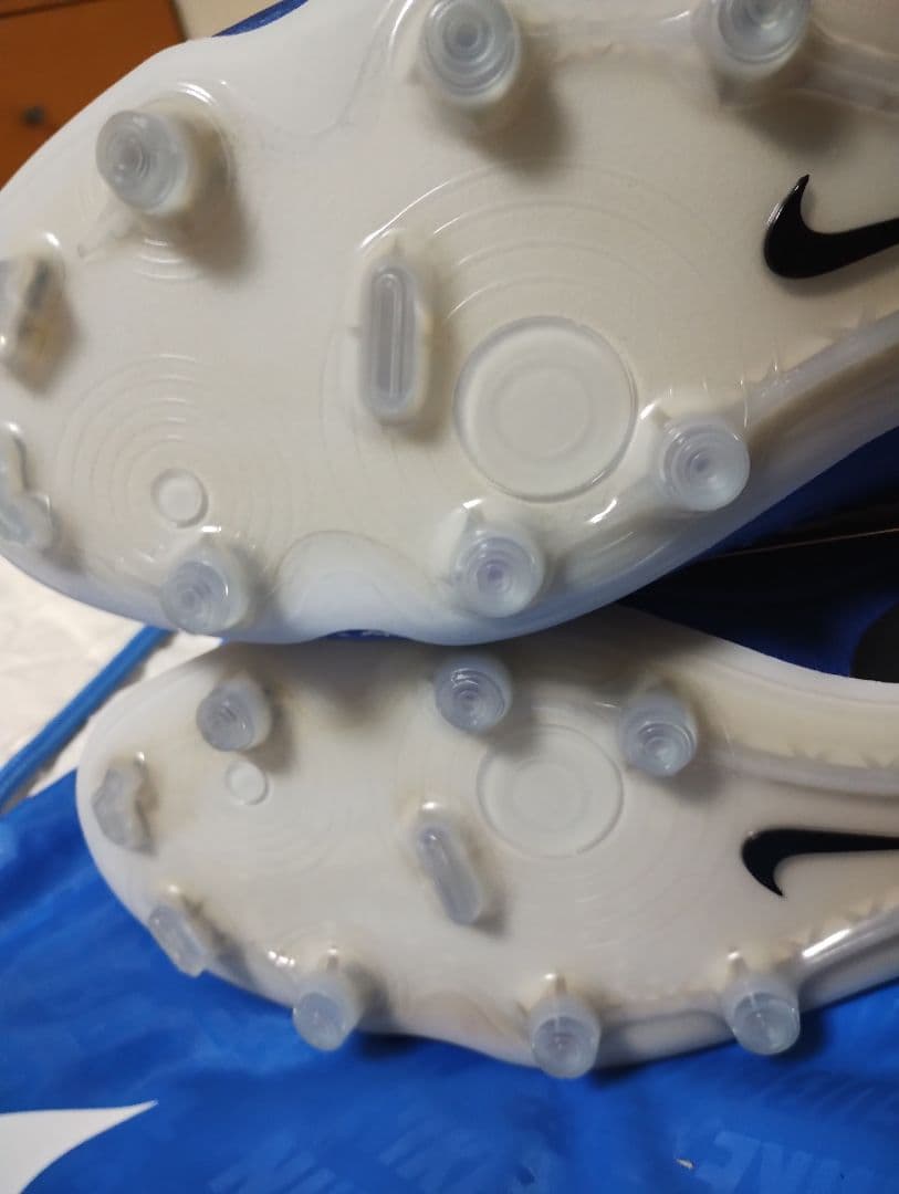 ティエンポ レジェンド 10 エリート FG　２６センチ