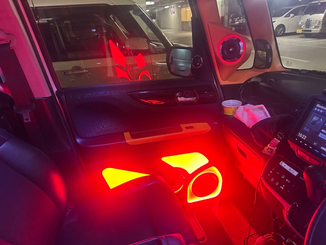 27年式　ホンダ N-BOXカスタム　ターボ　車検R8 8月まで