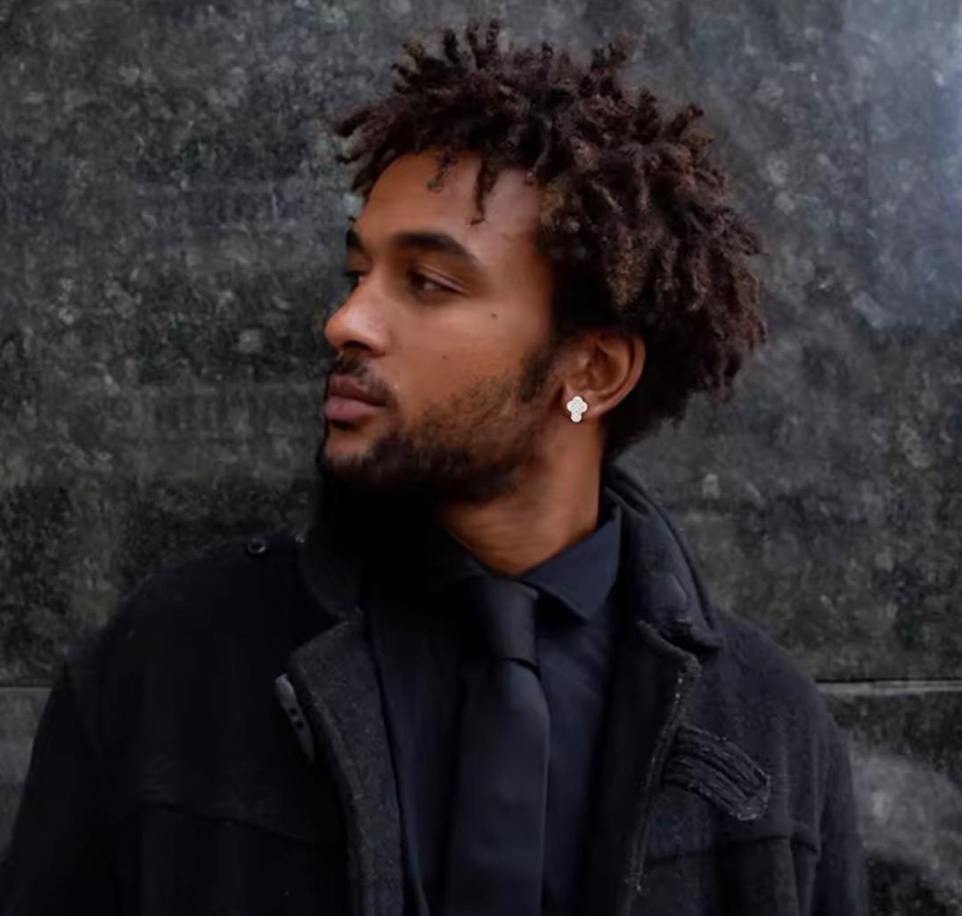 【大人気】モアサナイト×シルバー925 クロスデザイン ピアス　ユニセックス