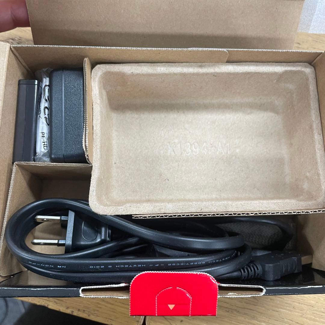 美品 Casio Exilim EX-ZR300 コンパクトデジタルカメラ