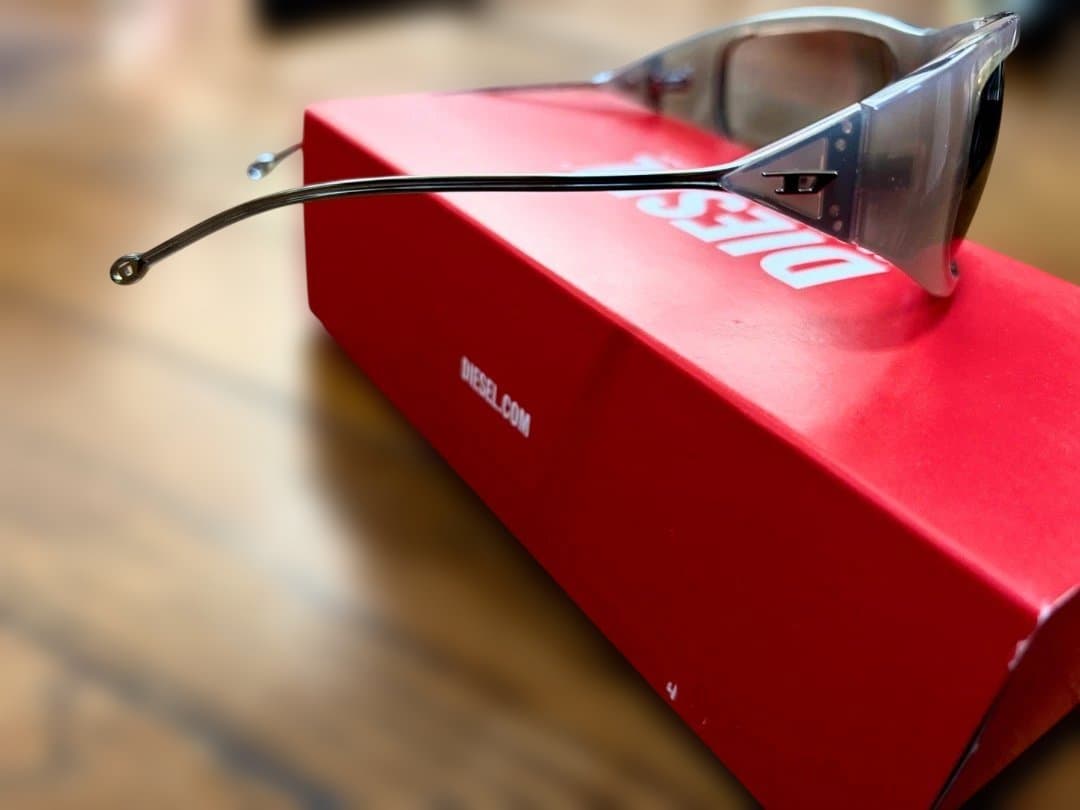 ほぼ新品⭐︎DIESEL サングラス＆箱付き