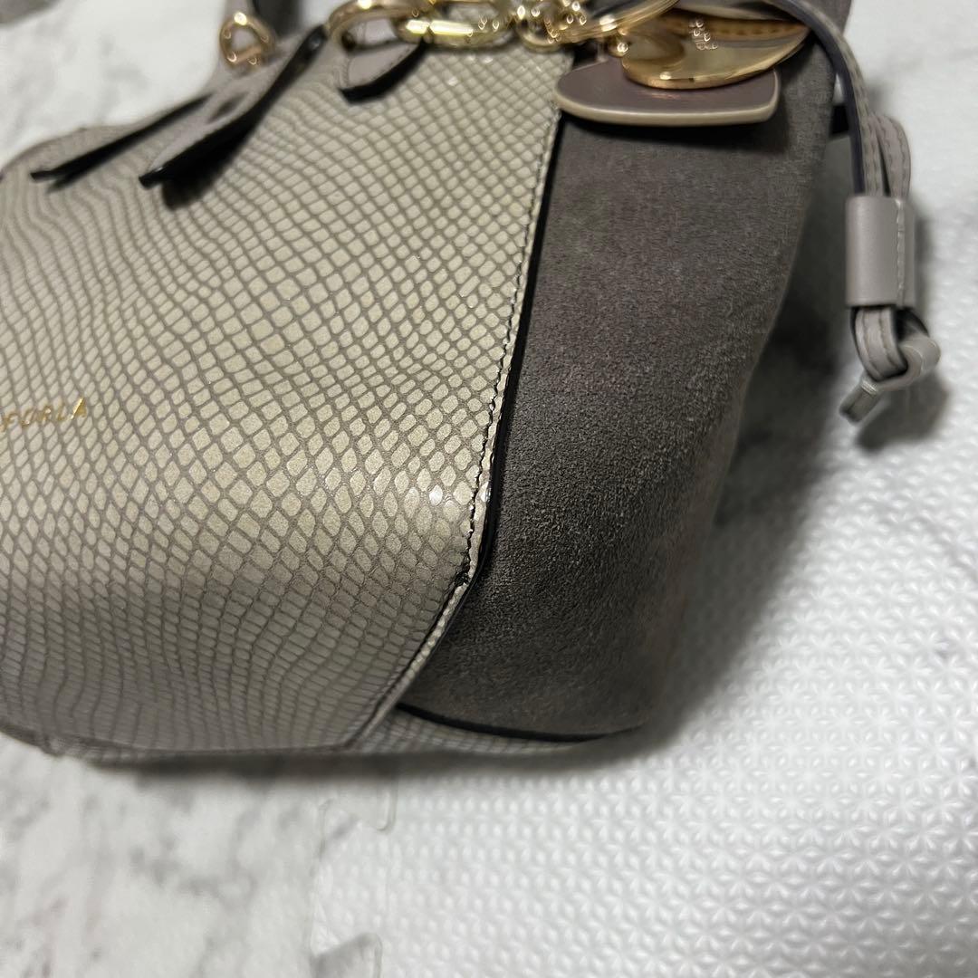 極美品✨フルラ ネット ミニ ハンドバッグ レザー スエード ハートチャーム付き