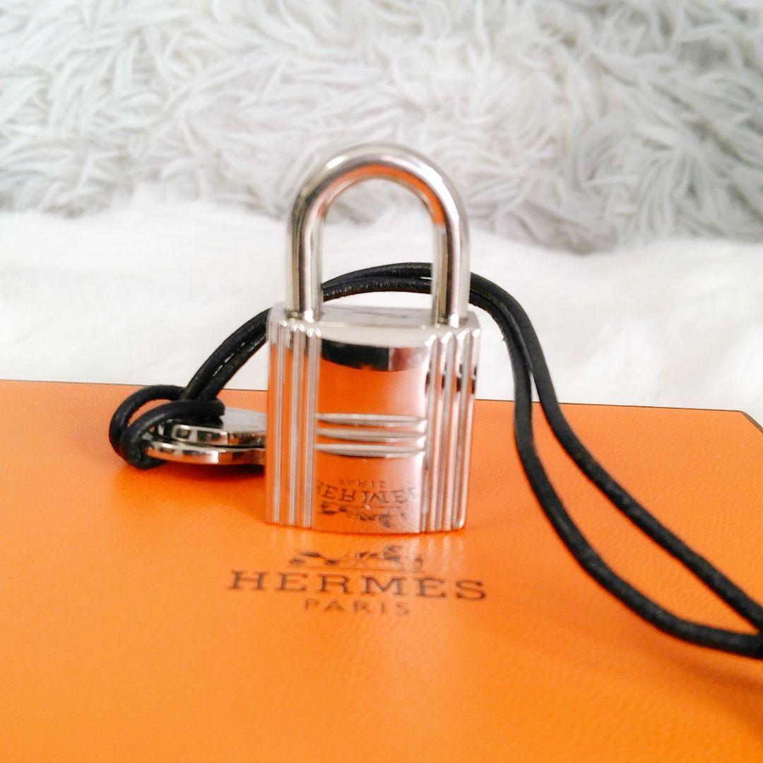 【美品】 HERMES エルメス　 カデナ　南京錠　鍵2ケ付き