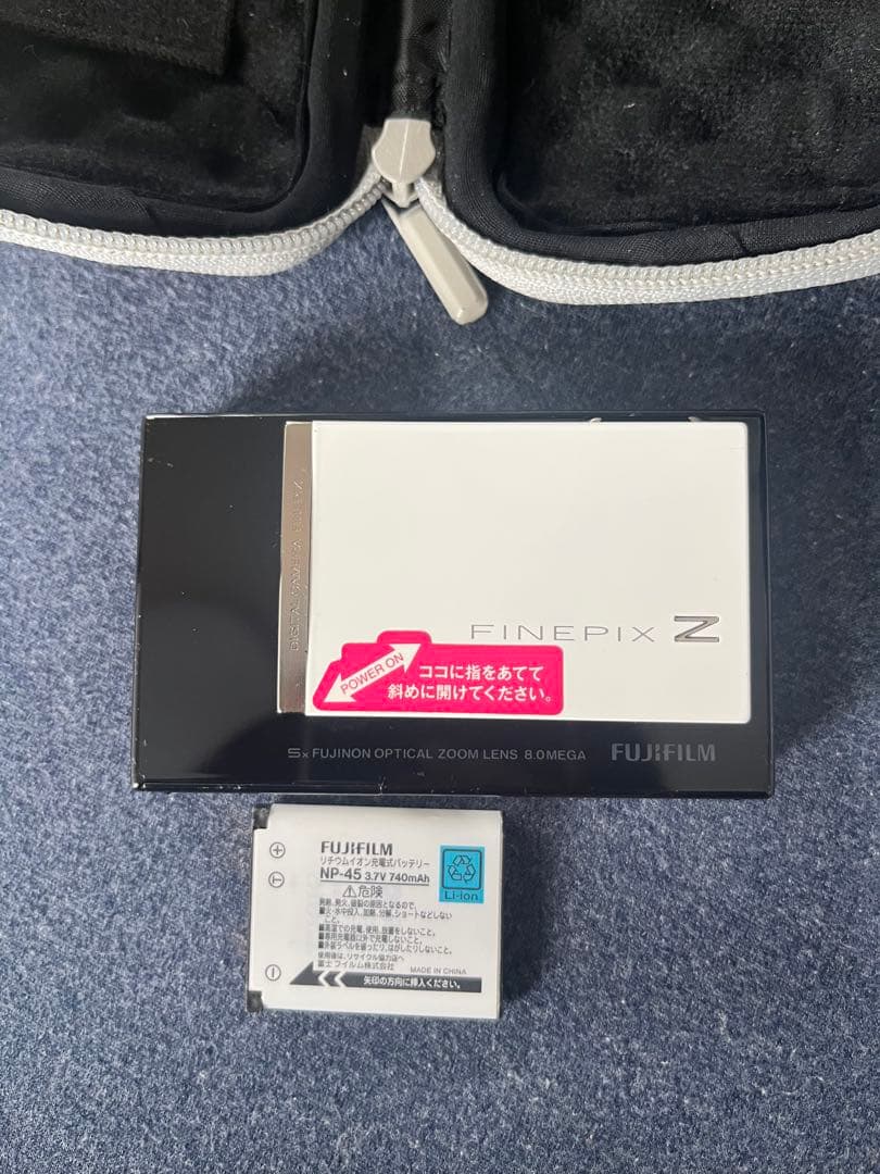 FINEPIX Z コンパクトデジタルカメラ　即購入可能