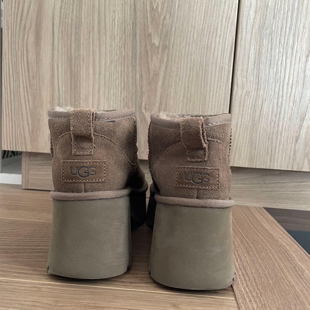 UGG Ultra Mini New Heights ムートンブーツ