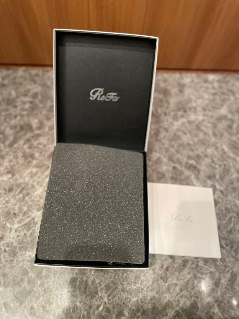 リファ/人気モデル/フォーカラット/美顔/美ボディ/箱、説明保証書、カード付き