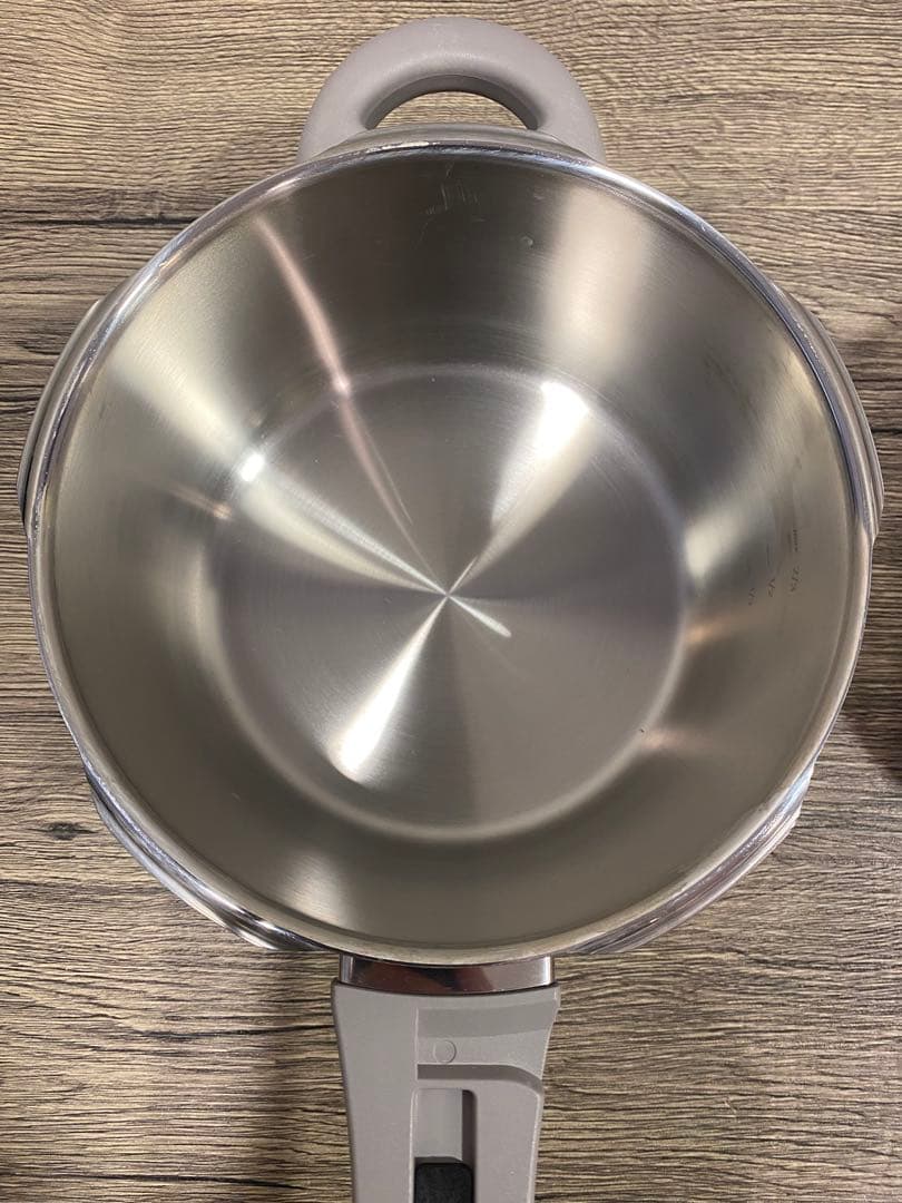 ✴️即購入不可コメント必須 タッパーウェア レインボークッカー 圧力鍋 すのこ付き