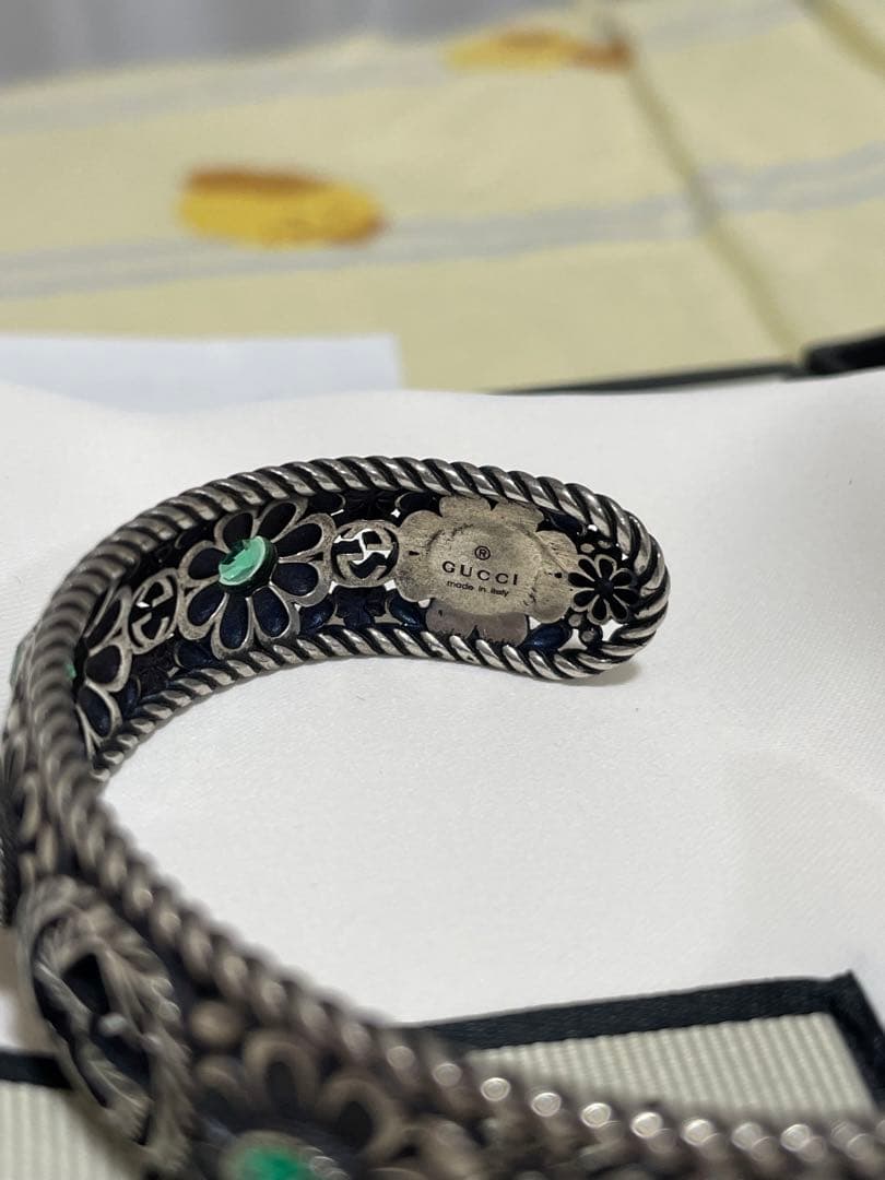 GUCCI グッチ バングル シルバーブレスレット ストーン フラワー