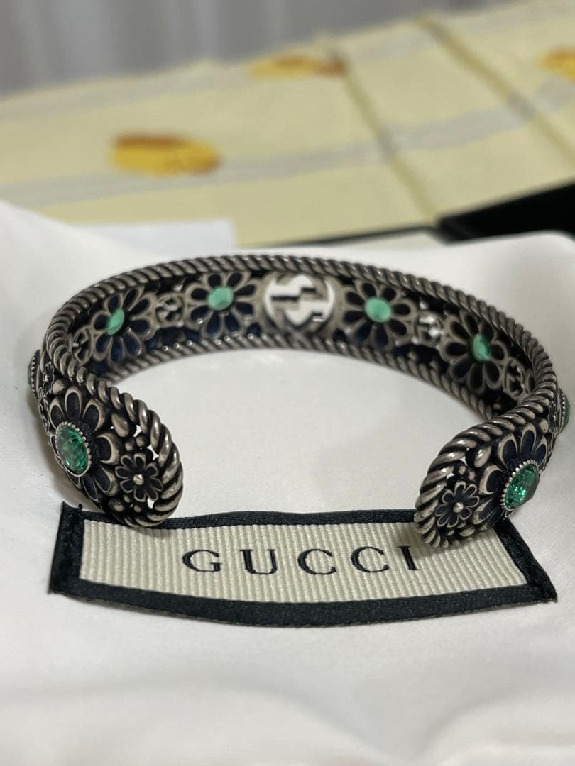 GUCCI グッチ バングル シルバーブレスレット ストーン フラワー