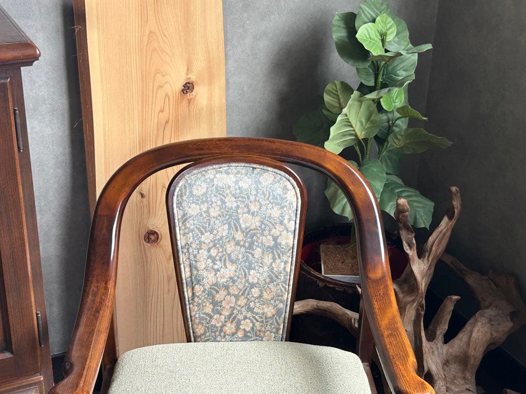 リメイク品　尾州生地　ホワイト座面　カリモク　コロニアル　アームソファ　Yn