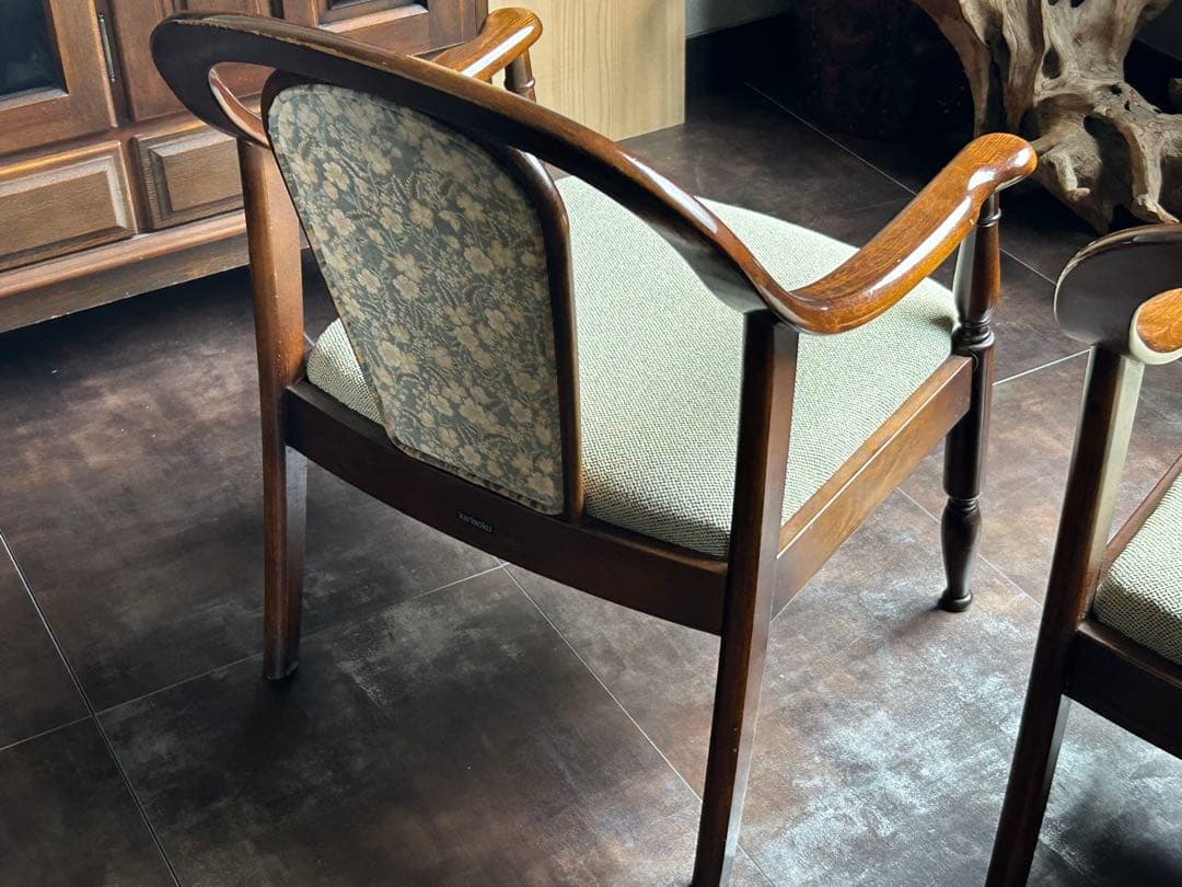 リメイク品　尾州生地　ホワイト座面　カリモク　コロニアル　アームソファ　Yn