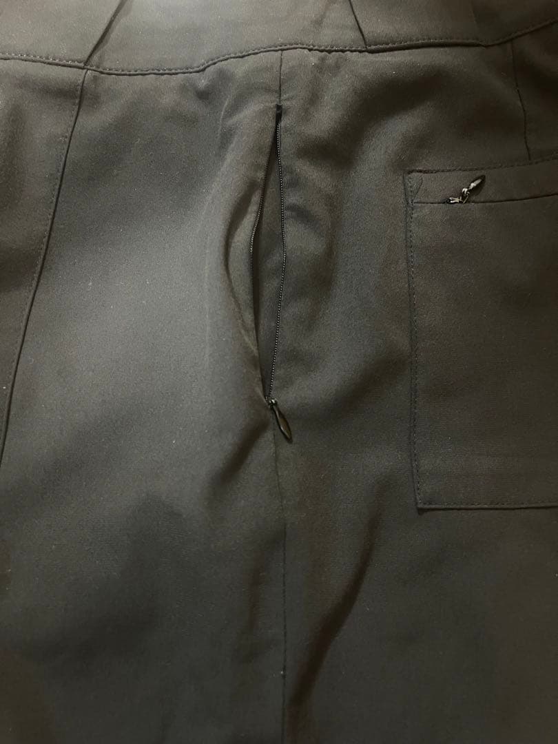 V*n様 EMPORIO ARMANI ブラックスラックス　極良シルエット