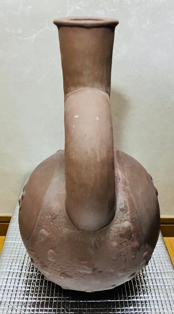 ペルー北海岸クピスニケ　クントゥル・ワシ遺跡の墓に副葬されていた鐙形土器レプリカ