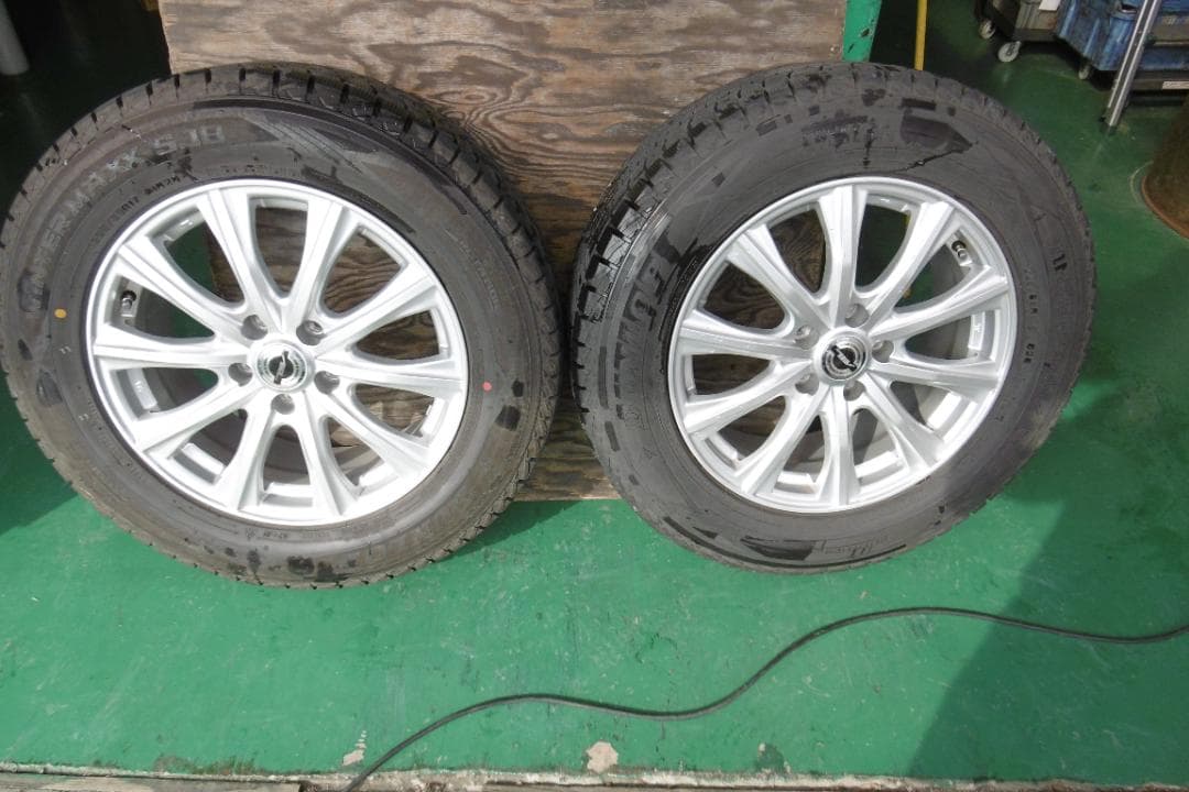 スタッドレスタイヤ　送料込 ４本セット エクストレイル等