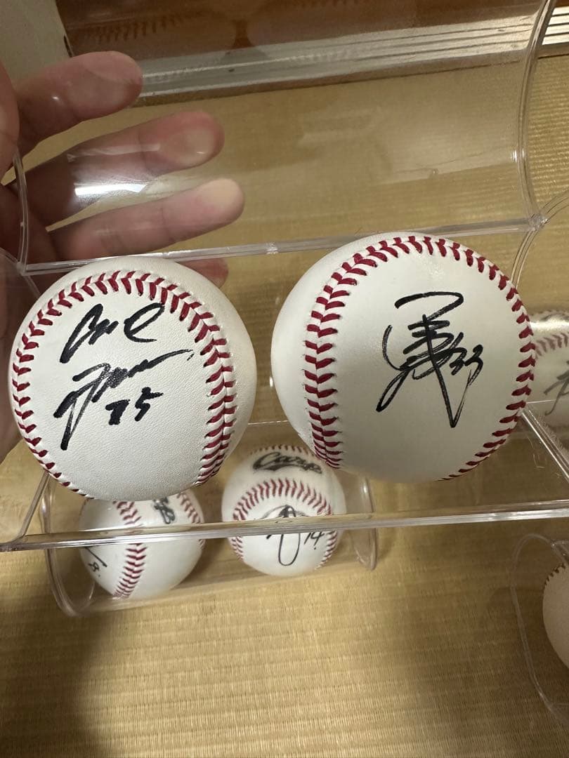 カープ選手直筆サイン入り野球ボール8個セット