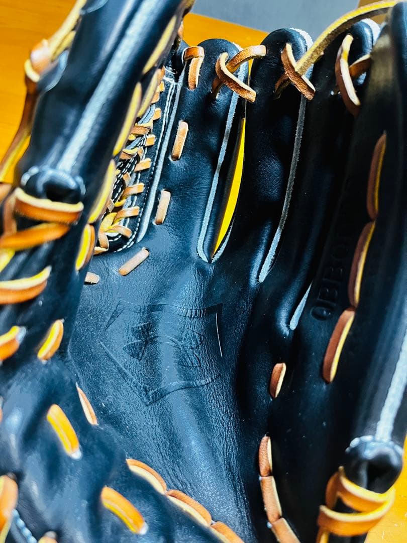 松田選手　3番　サイン入り 黒 レザー 硬式野球グローブ