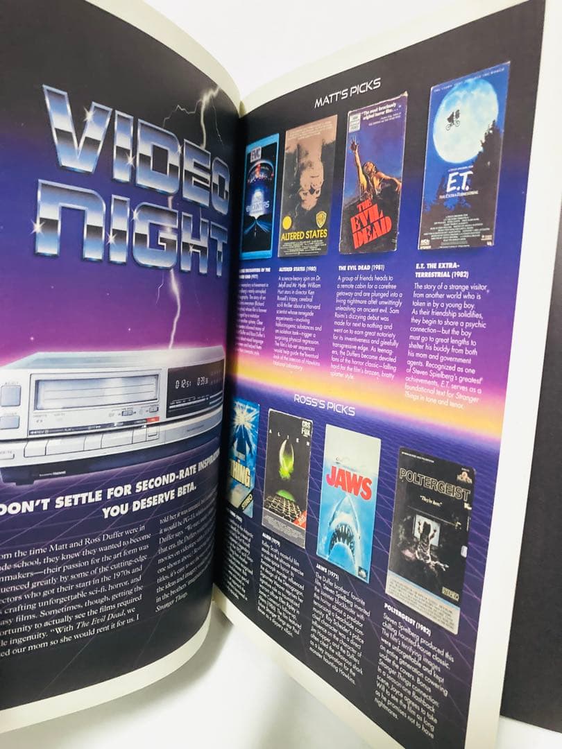 【絶版本】希少『ストレンジャーシングス』ガイドブック／公式図録／洋書／入手困難