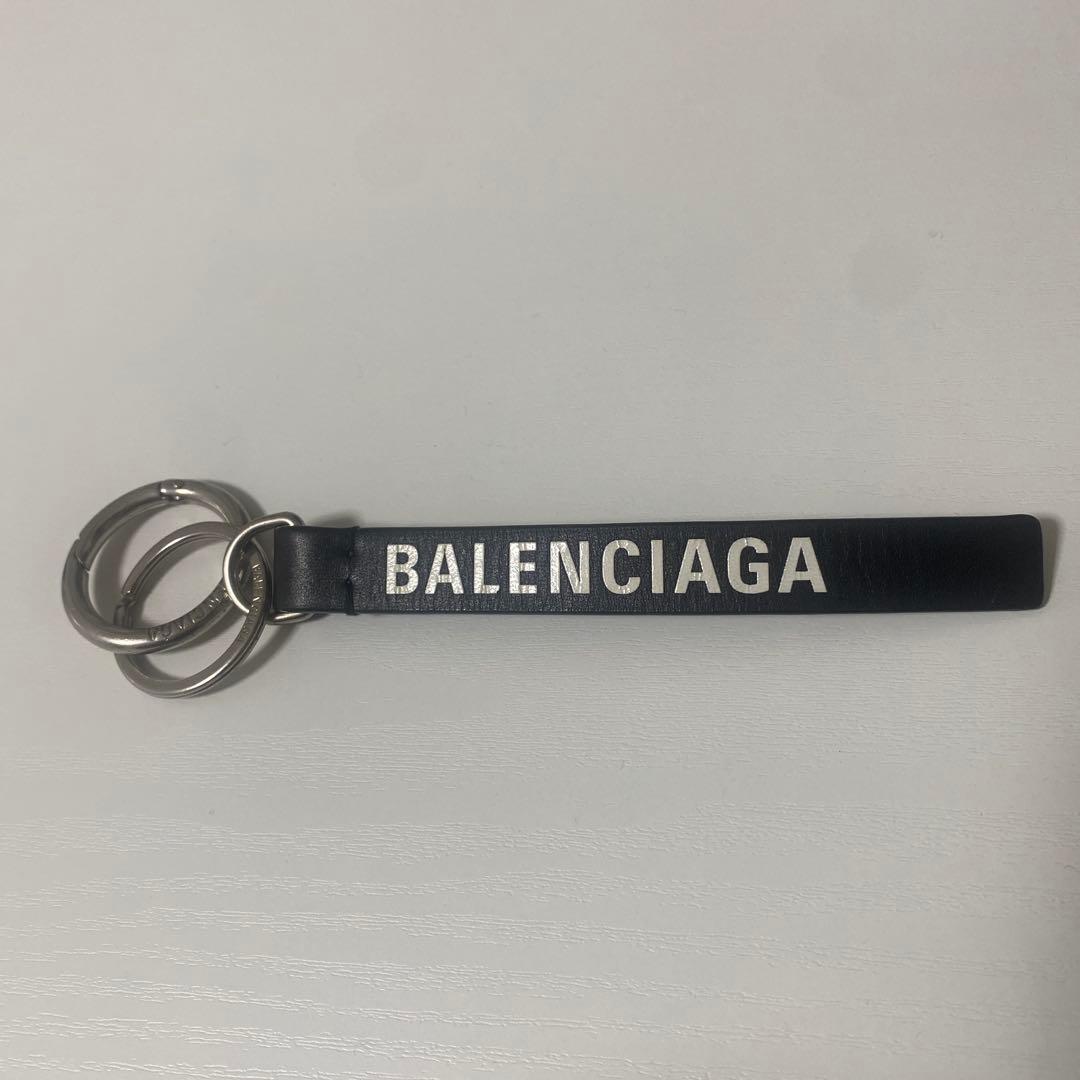 バレンシアガ　キーホルダー