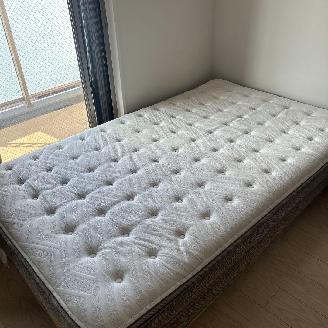 ニトリ　セミダブルマットレス　(Nスリープ　プレミアムP2-02CR VH)