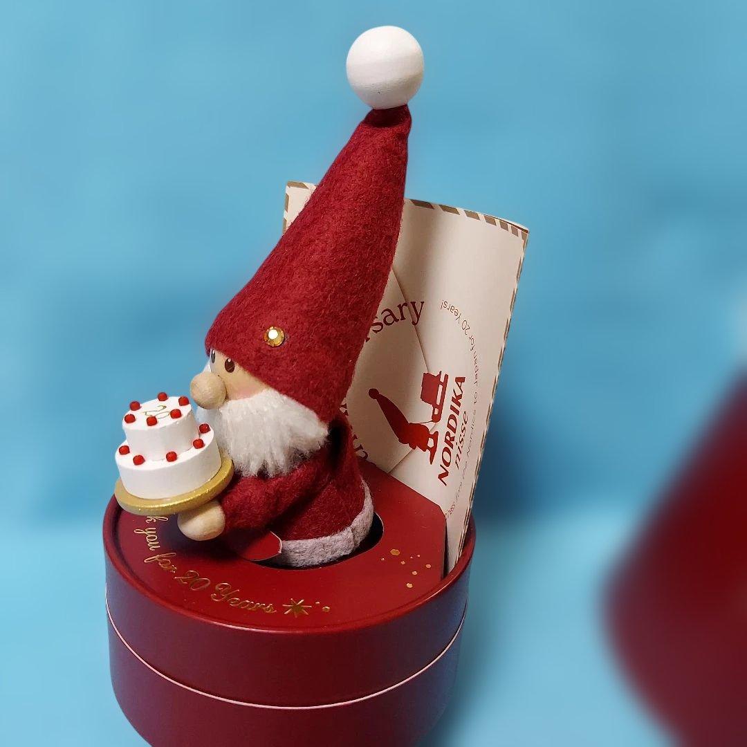 ★ノルディカニッセ　20周年限定品　ケーキを持った　サンタ★