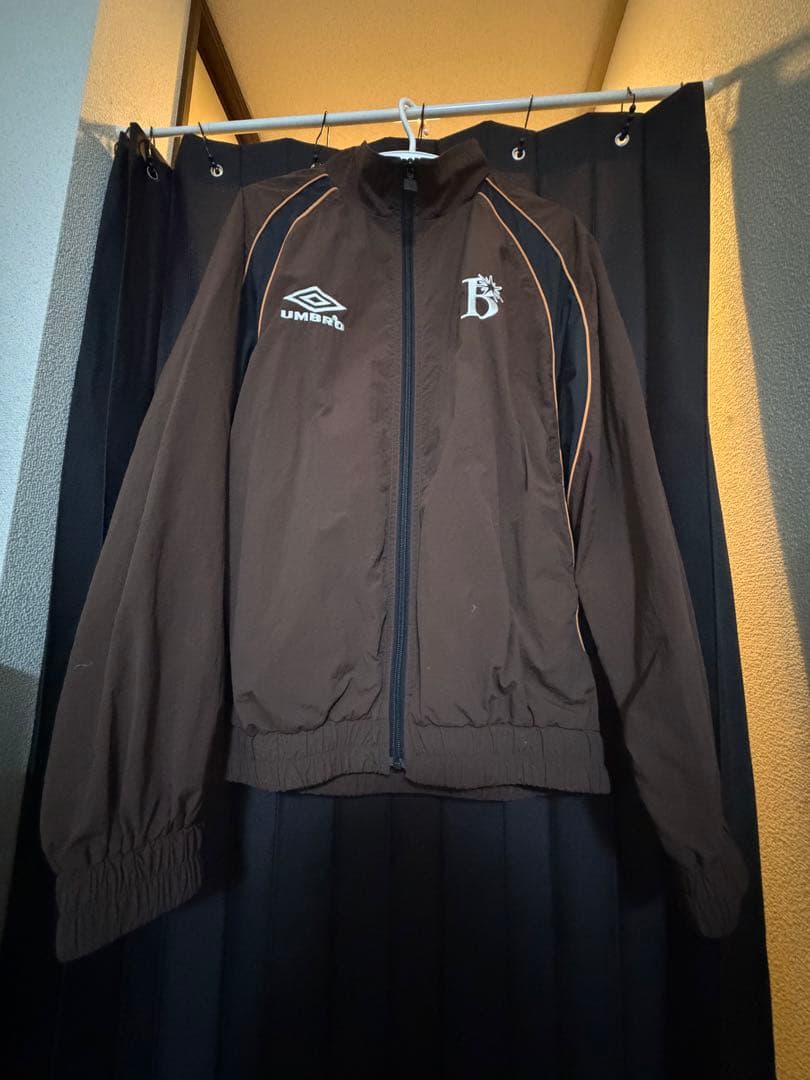 UMBRO BoTT ナイロンジャケット L ブラウン