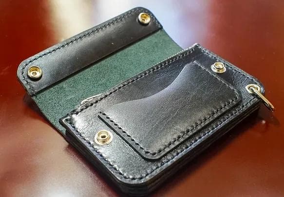 新喜皮革　ホースバット トラッカーウォレット 手縫い ミドル 馬革