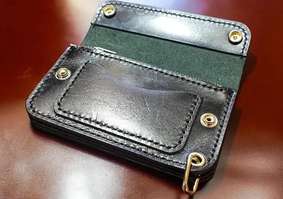 新喜皮革　ホースバット トラッカーウォレット 手縫い ミドル 馬革