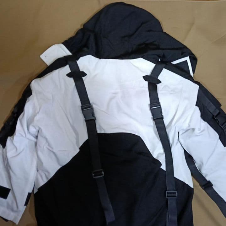 テロメリア バッグ付き コート F 黒 ボンデージ 男女兼用 74,800円