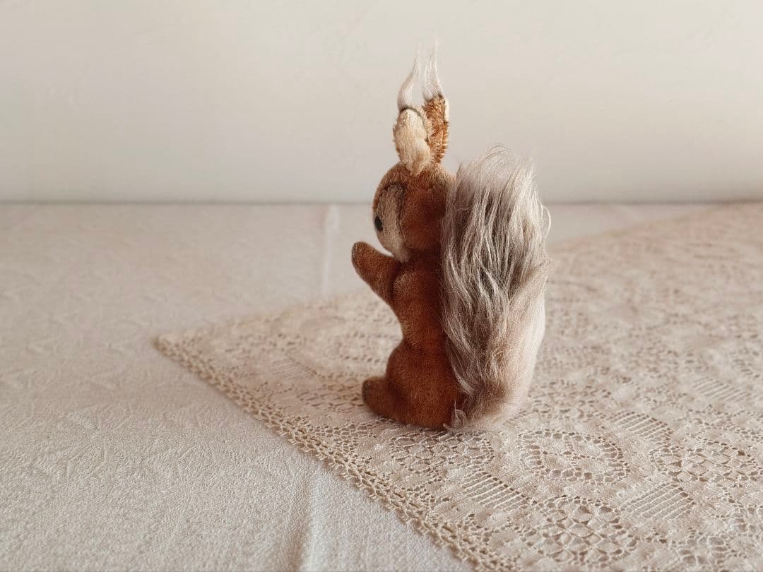 * vintage squirrel ♡ 可愛い おねだりリスさん