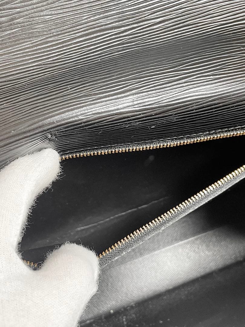 【訳あり】ヴィトン エピ モンソー M52122 ブラック