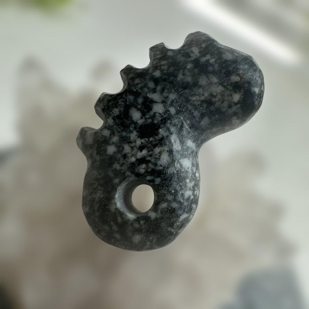 遠野の石　高波動霊石　龍神石　感謝の石　奇跡石　タテガミ勾玉　一ノ型