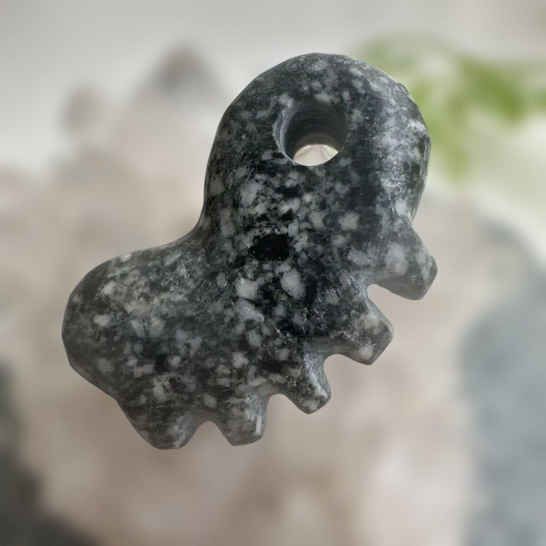 遠野の石　高波動霊石　龍神石　感謝の石　奇跡石　タテガミ勾玉　一ノ型