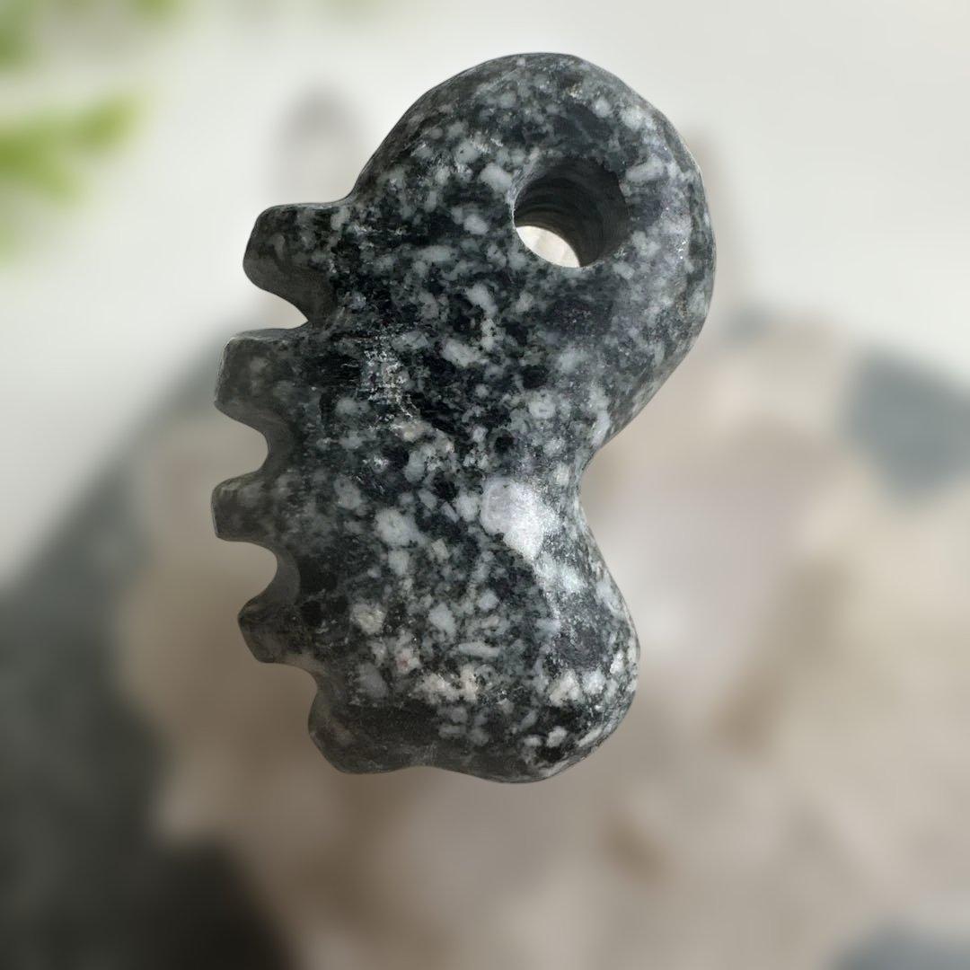 遠野の石　高波動霊石　龍神石　感謝の石　奇跡石　タテガミ勾玉　一ノ型