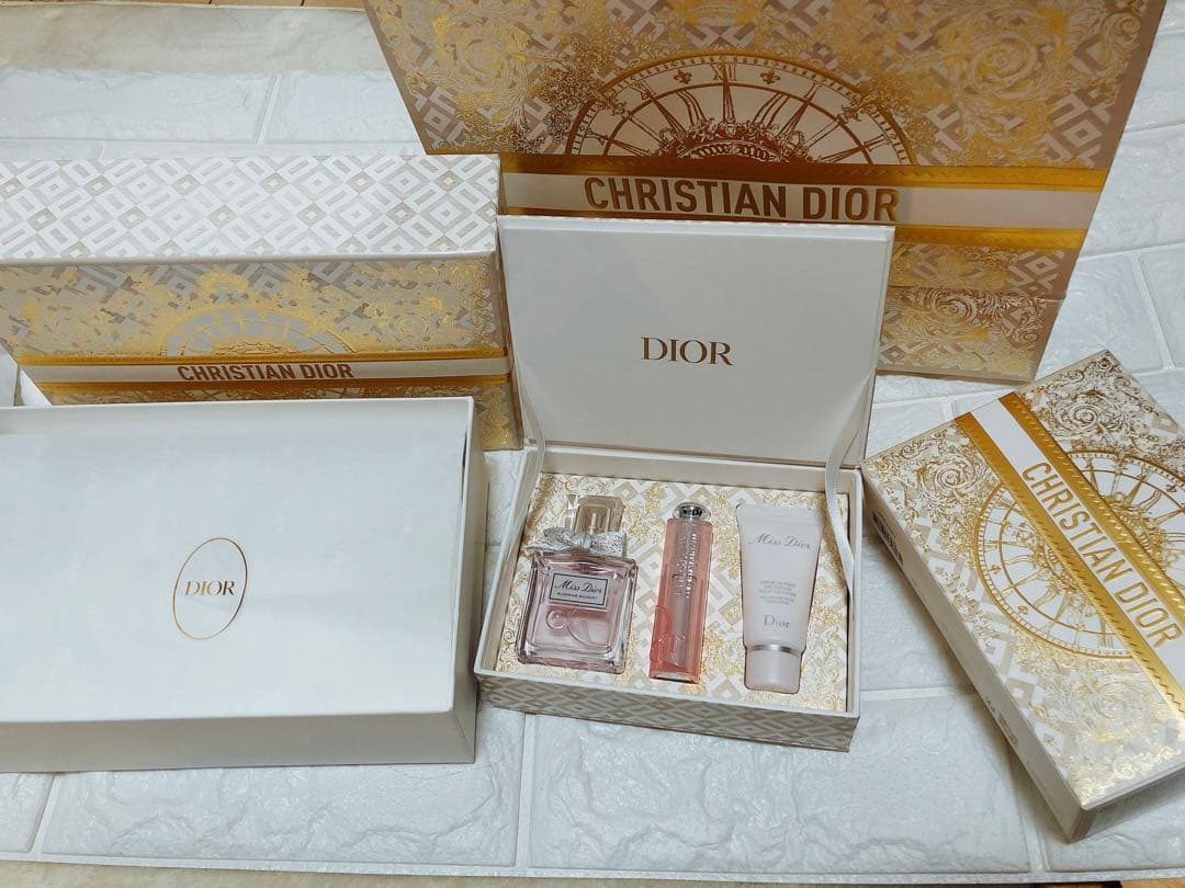 【新品】ショッパー付きDior コフレ ホリデー 2024 ミス ディオール