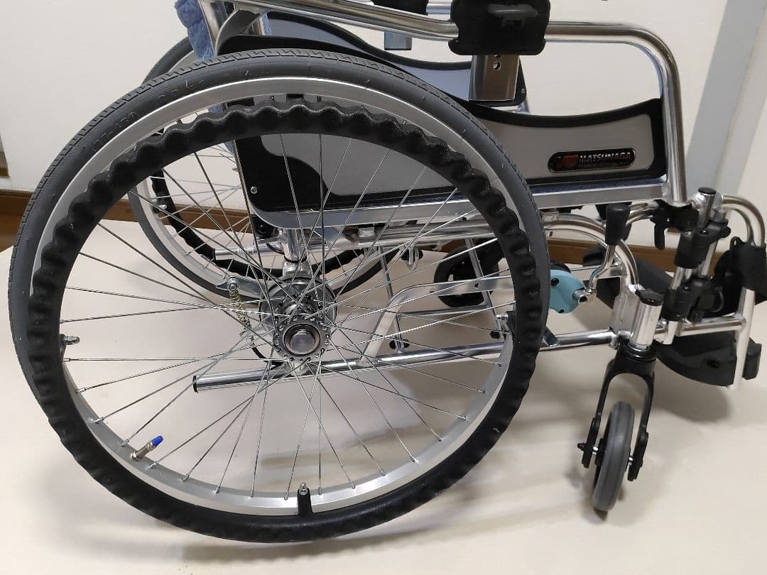 美品 自走式車椅子 エアリアル 松永製作所 車いす MW-SL5B 送料無料