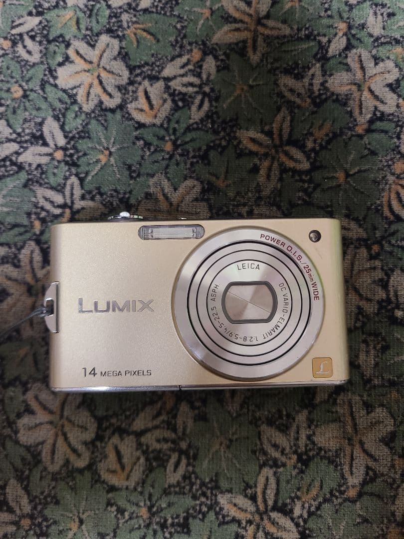 Panasonic LUMIX FX66 ゴールド