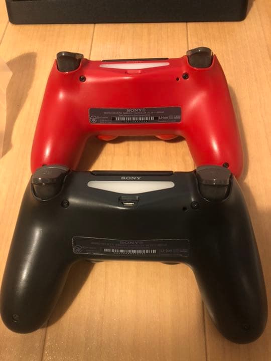 ps4 本体　1TB 純正　コントローラー2個　CUH-2000B B01