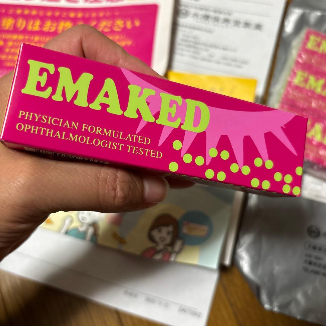 EMAKED まつ毛美容液 眼科医監修
