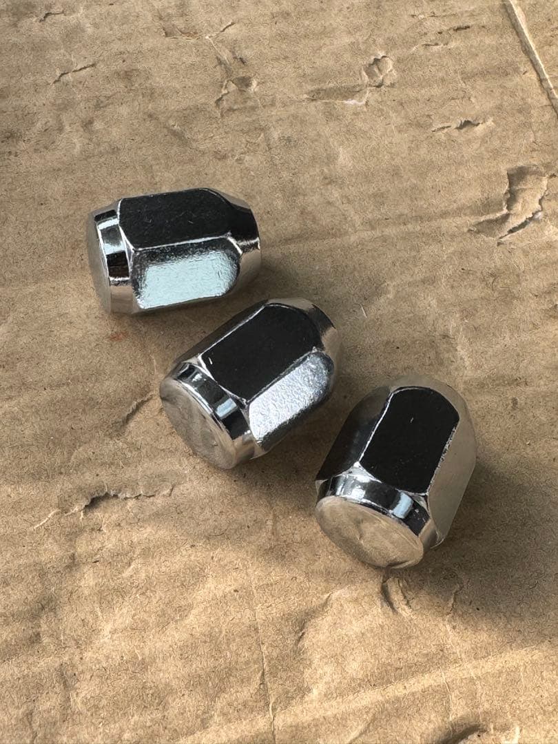 265/65R17 2023年製スタッドレス ハイラックス GUN125 プラド