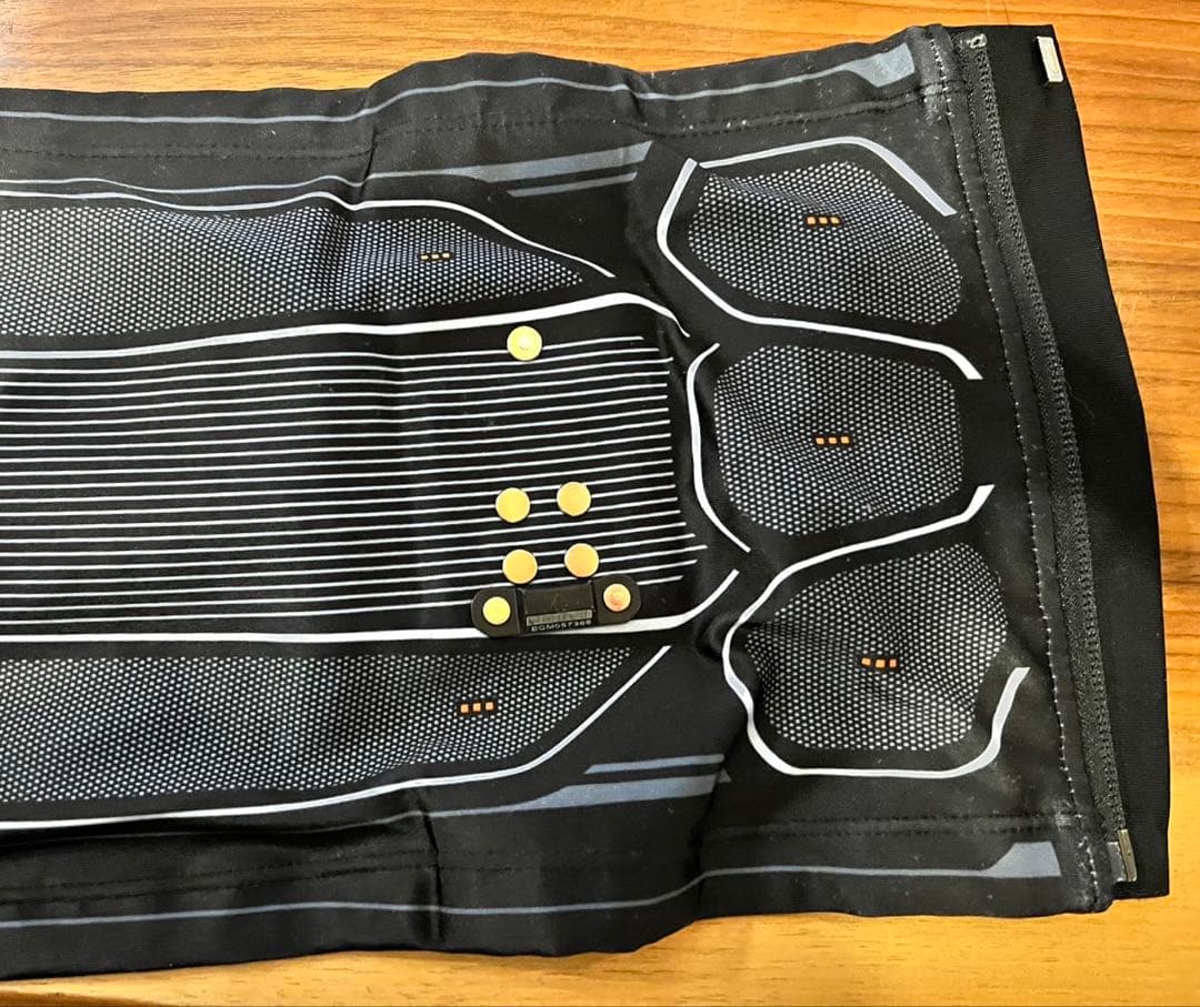 SIXPAD シックスパッド　コアベルトMサイズ　コントローラー付き