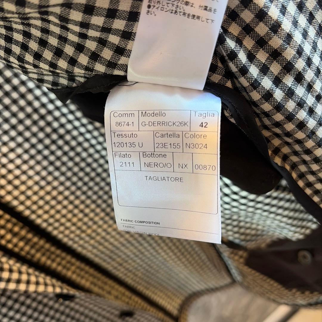 未使用品　タリアトーレTAGLIATORE ジャケット　42