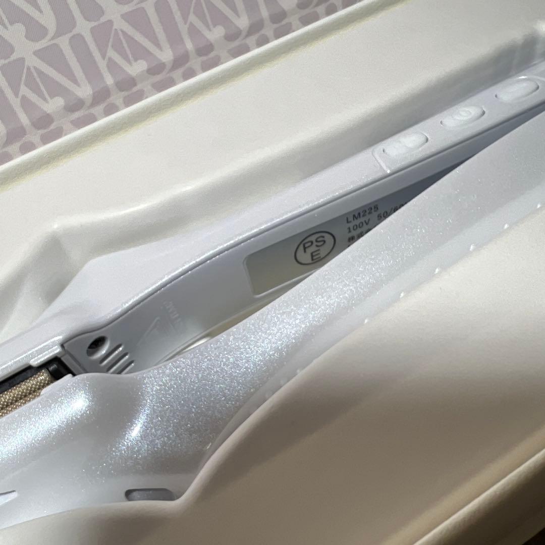 新品未使用　絹女 KINUJO ストレート ヘアアイロン キヌージョ ヘアケア