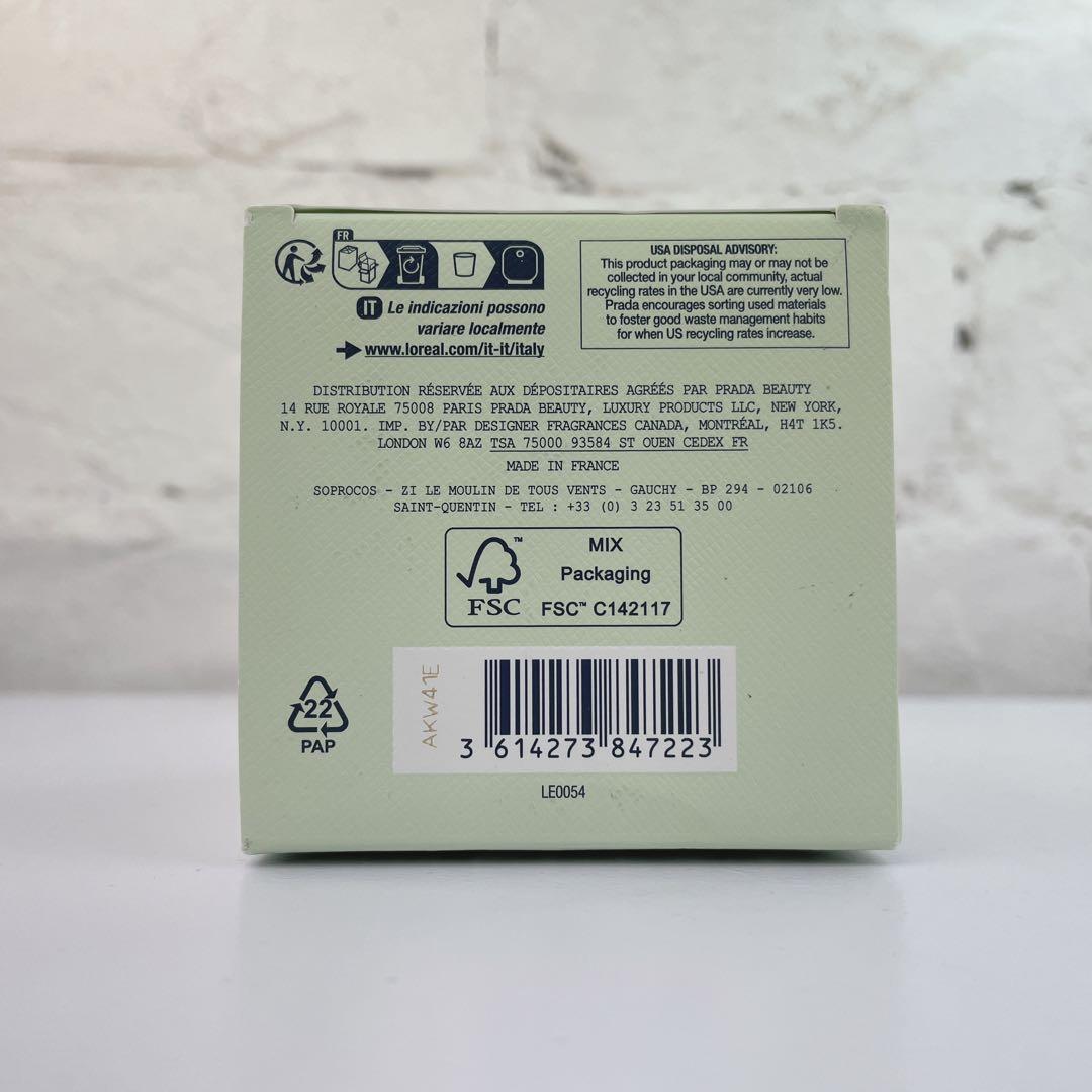 PRADA INFUSION D’IRIS SCENTED CANDLE