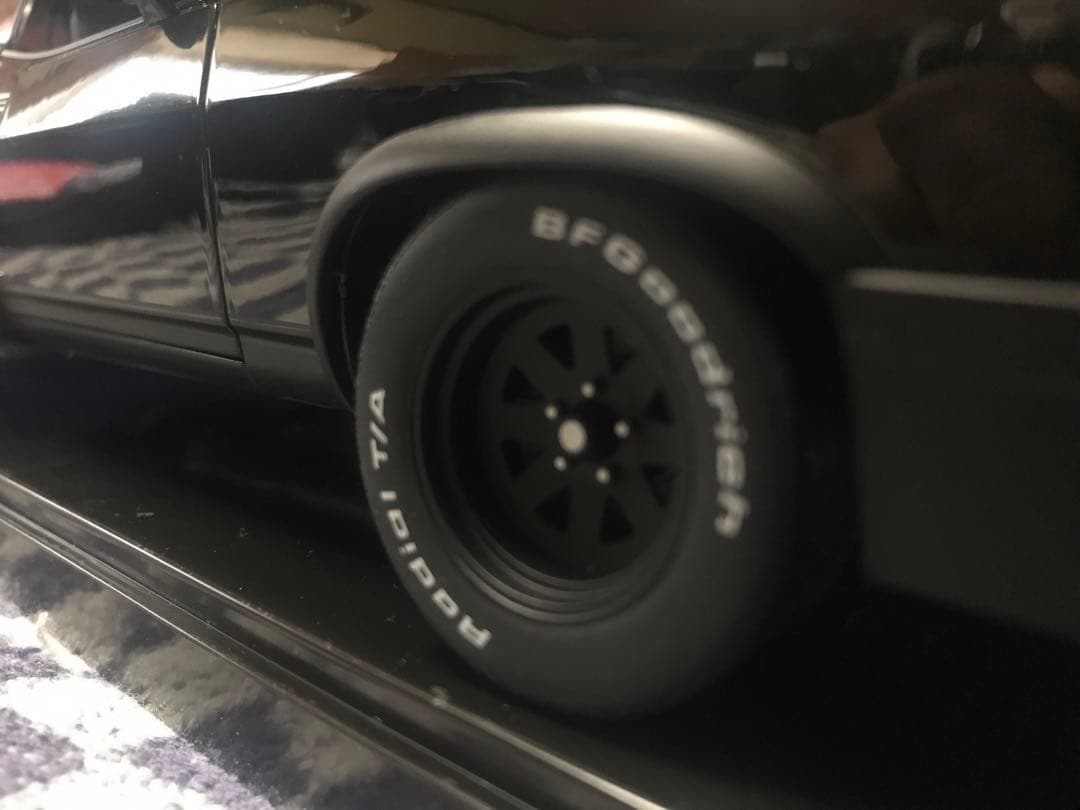 AUTOart 1:18 MADMAX インターセプター