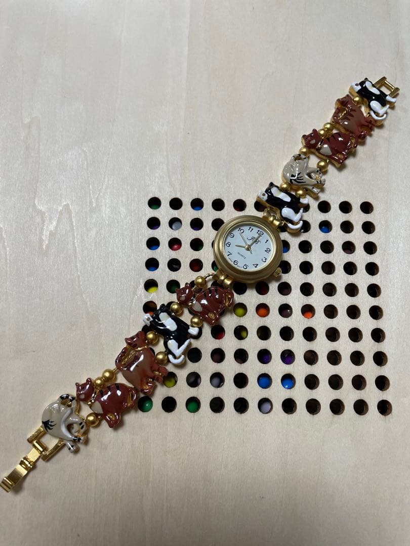 Jenny b Quartz 重さ51g 猫　動物モチーフ ブレスレット　腕時計