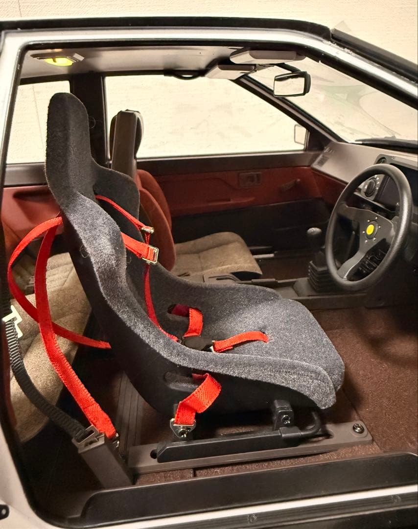 ディアゴスティーニ1/8 頭文字DのAE86ハチロクカスタム完成品