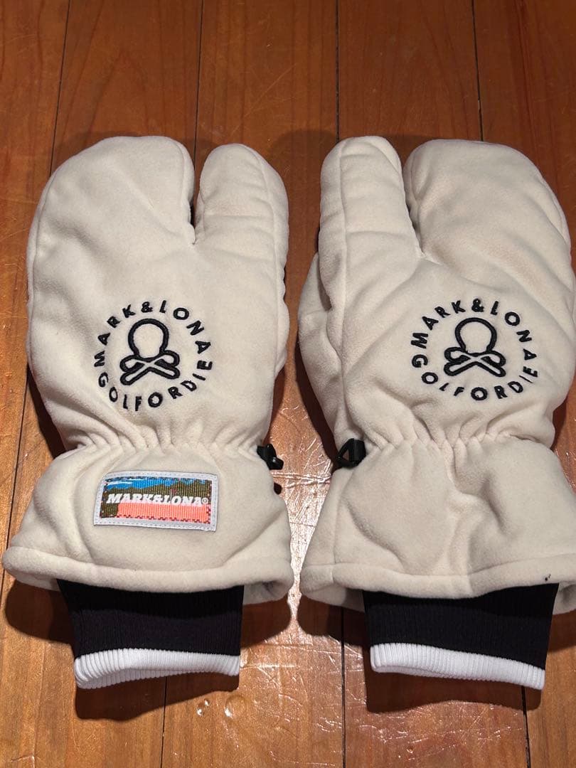 マークアンドロナ　ミトン　冬用　グローブ　両手　美品　ゴルフ
