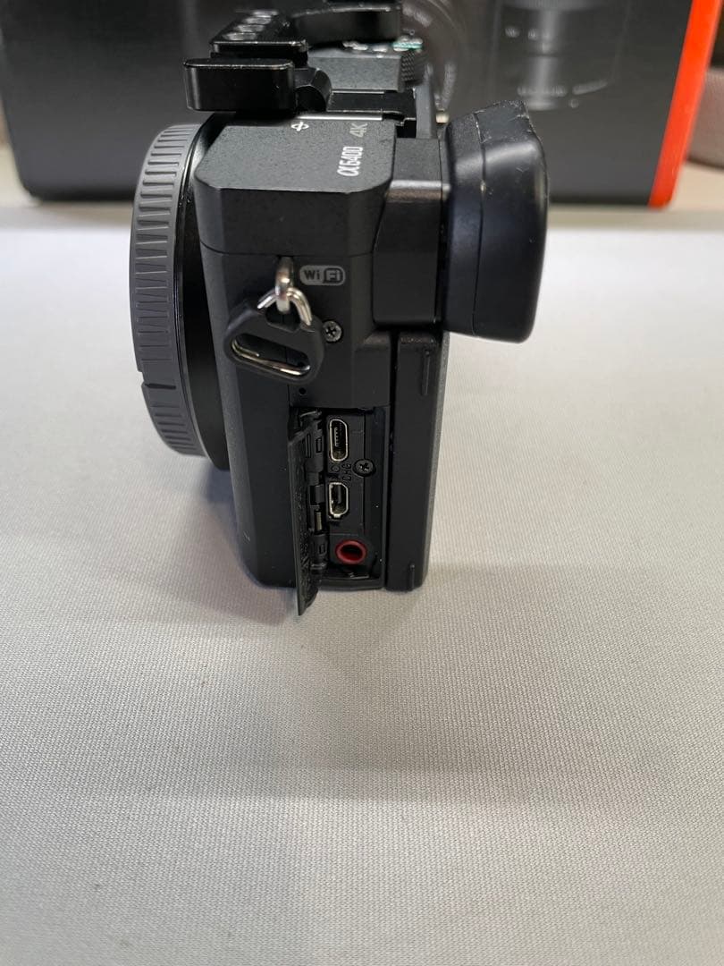 【美品・傷無し】　Sony α6400 ボディ　ミラーレス　　一眼　カメラ