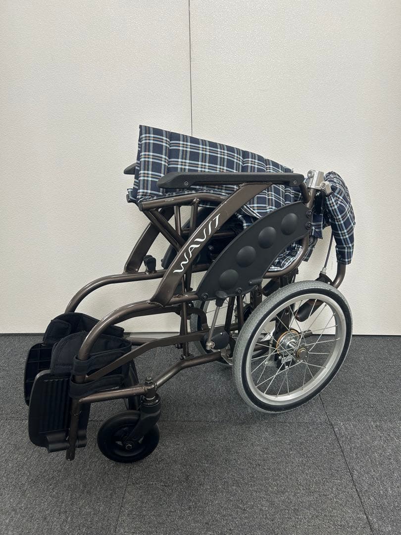 カワムラサイクル WA16-40　ウェイビット介助式車椅子　軽量ノーパンクタイヤ